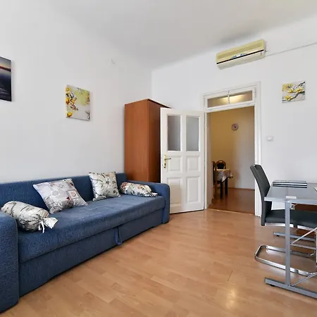 Apartment Tesla *